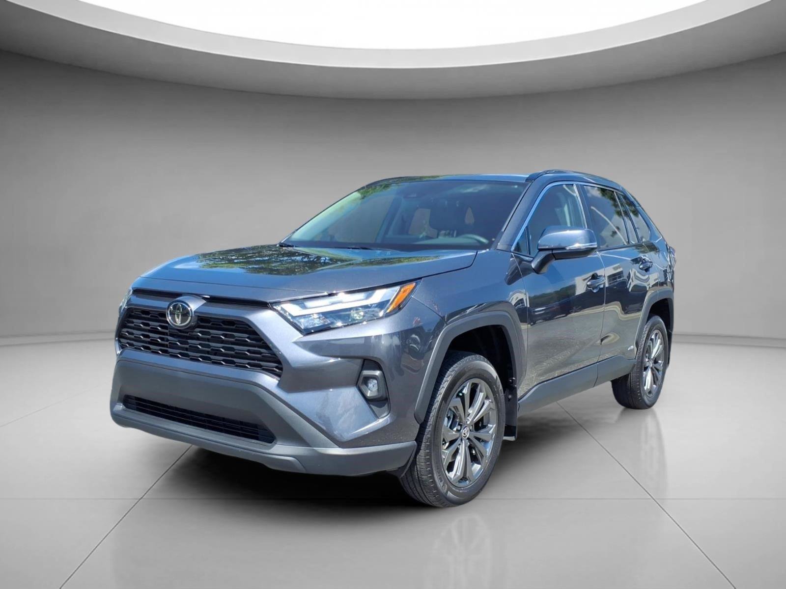 Used 2025 Toyota RAV4 XLE Premium w/ Weather Package AWD/4WD image 1