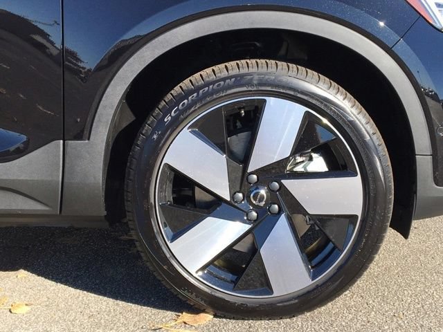New 2024 Volvo XC40 Recharge Plus w/ Protection Package Premier RWD image 38