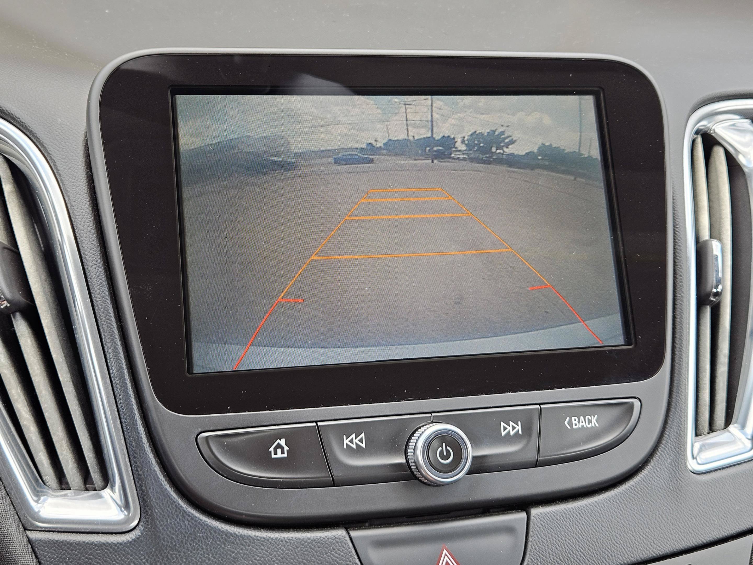 Used 2016 Chevrolet Malibu LT FWD image 16