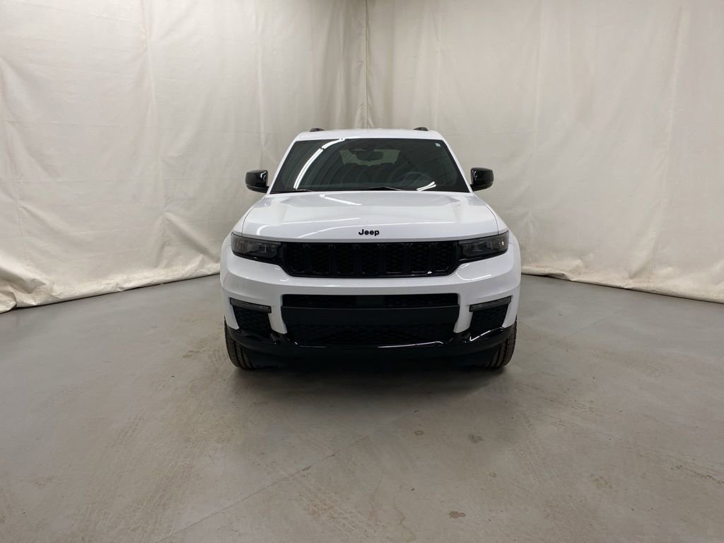 Used 2024 Jeep Grand Cherokee L Limited w/ Black Appearance Package image 3