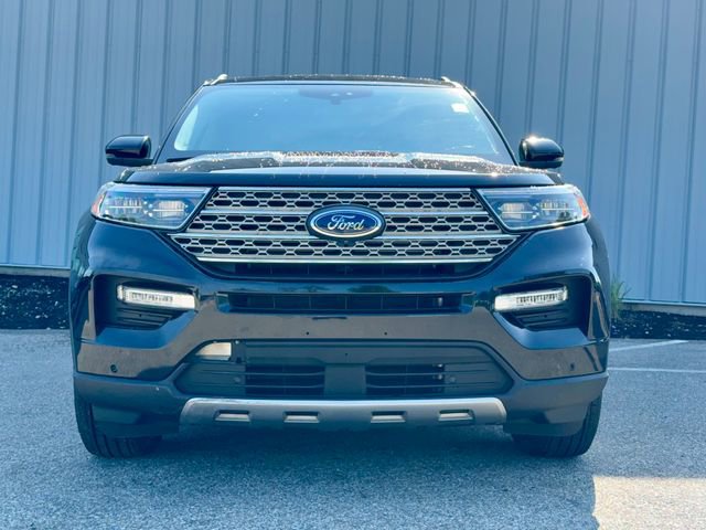 Used 2023 Ford Explorer Limited w/ Limited Technology Package AWD/4WD image 3