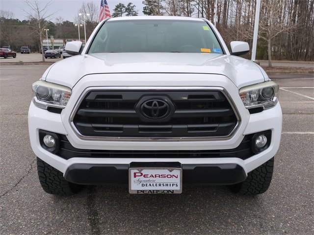 Used 2016 Toyota Tacoma SR5 w/ SR5 Appearance Package (SN) image 9