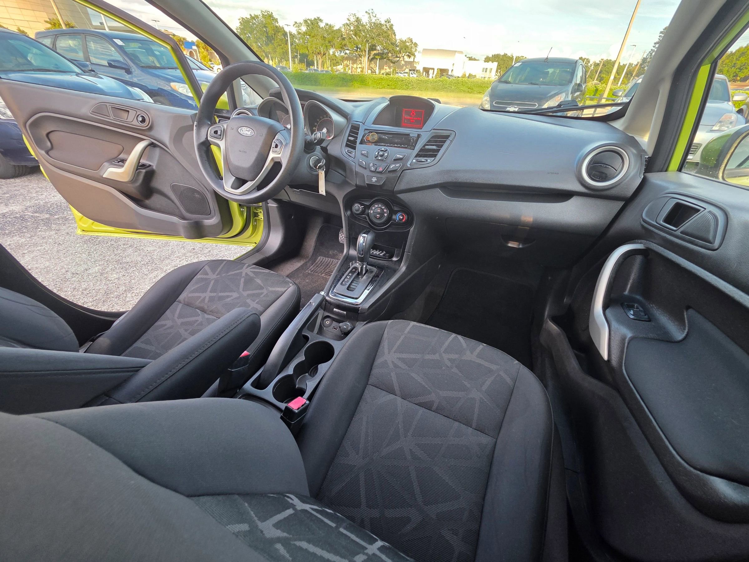 Used 2013 Ford Fiesta SE FWD image 17