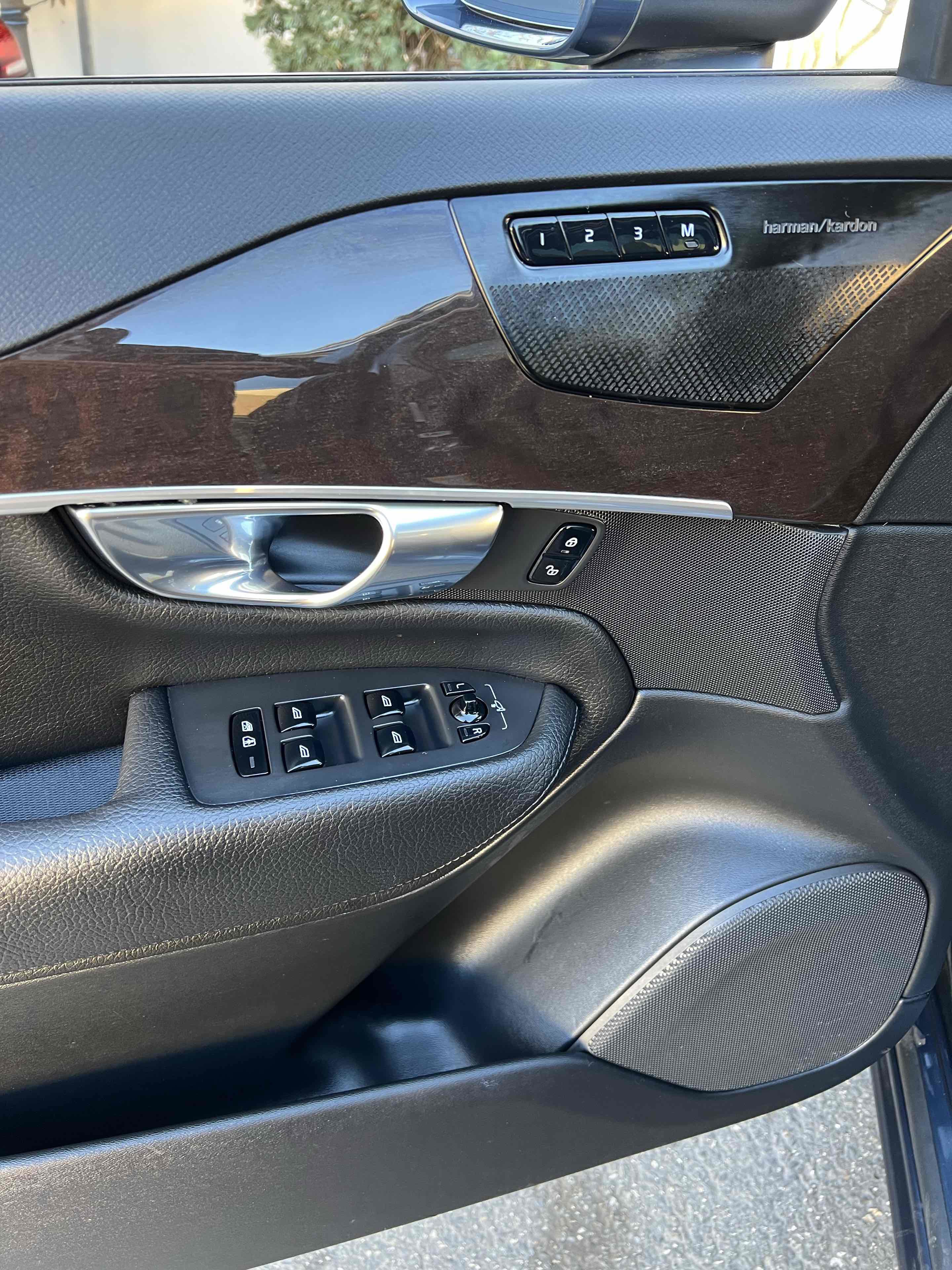 Used 2019 Volvo XC90 T6 Momentum w/ Advanced Package image 79