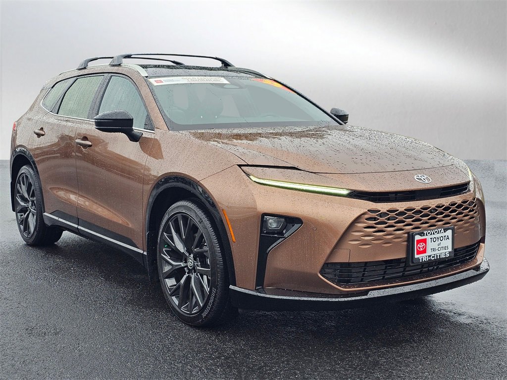 Used 2025 Toyota Crown Signia w/ Advanced Technology Package image 10