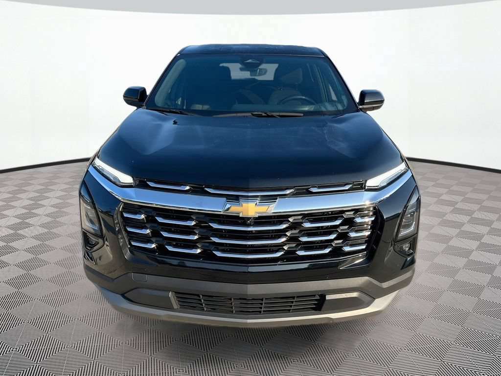 Used 2026 Chevrolet Equinox LT w/ Safety and Technology Package FWD image 2