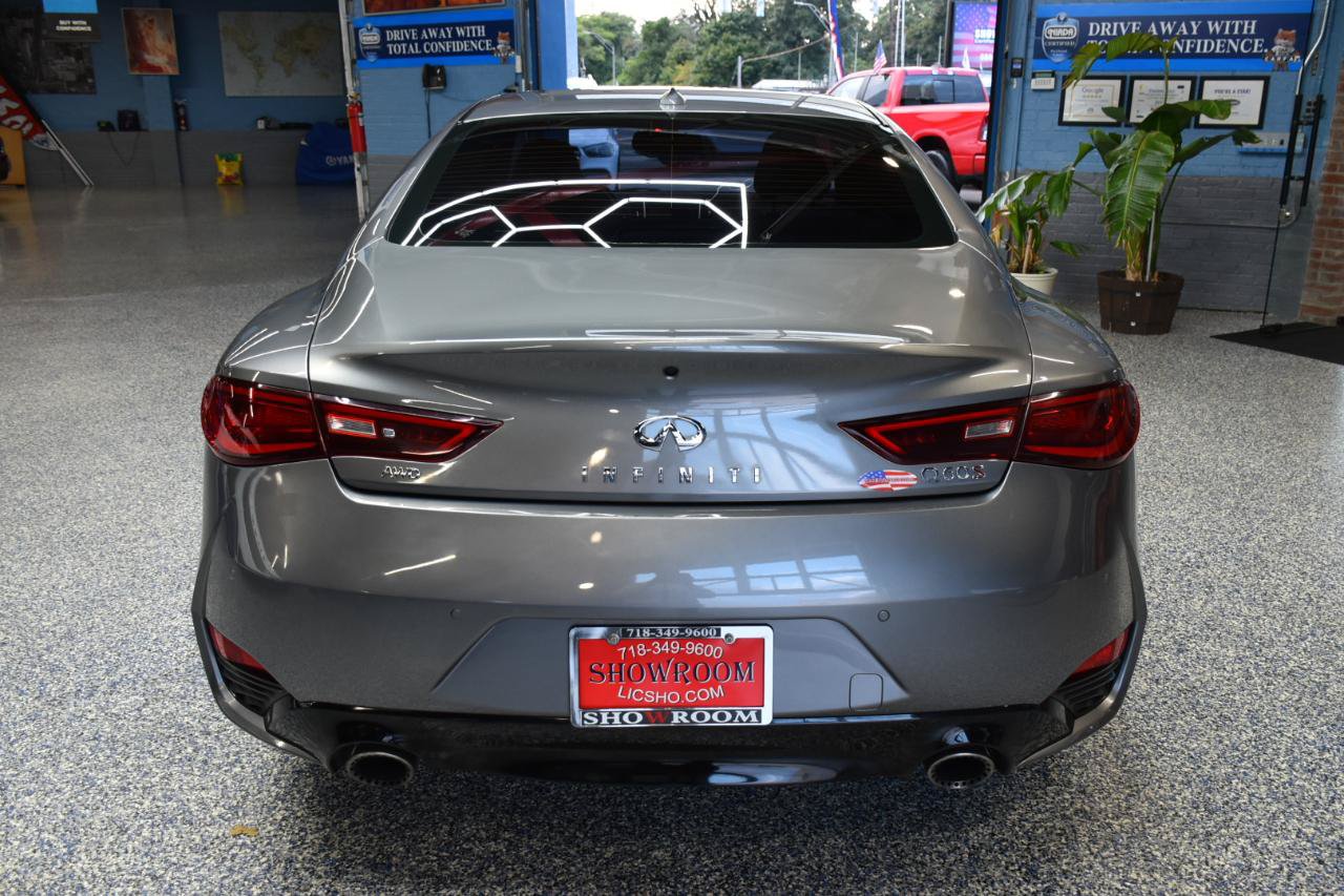Used 2017 INFINITI Q60 Red Sport 400 AWD/4WD image 5