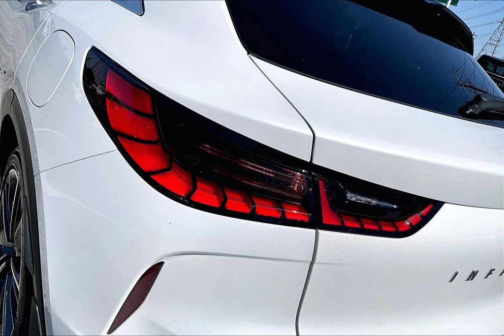 Certified 2025 INFINITI QX55 Essential image 42