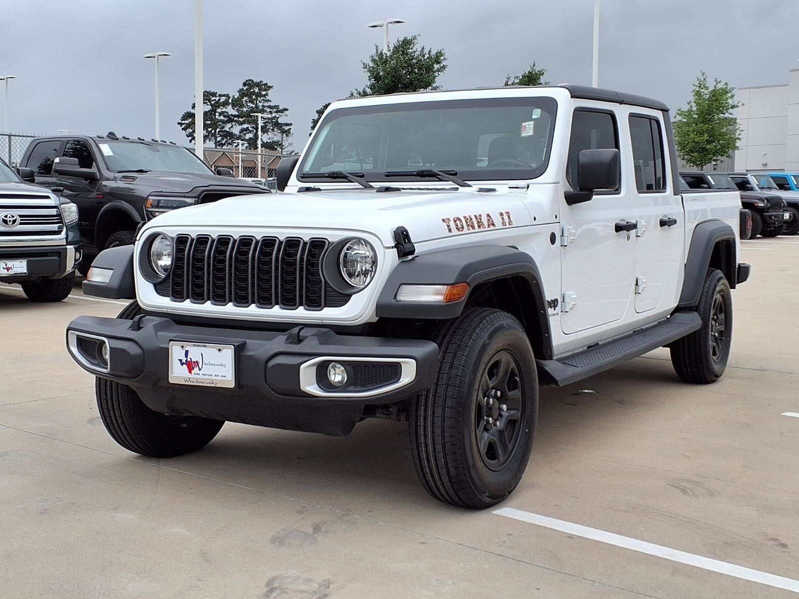 Used 2024 Jeep Gladiator Sport AWD/4WD image 3