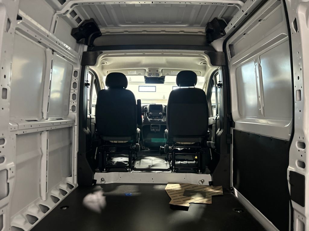New 2025 RAM ProMaster 2500 w/ Convenience Group FWD image 24