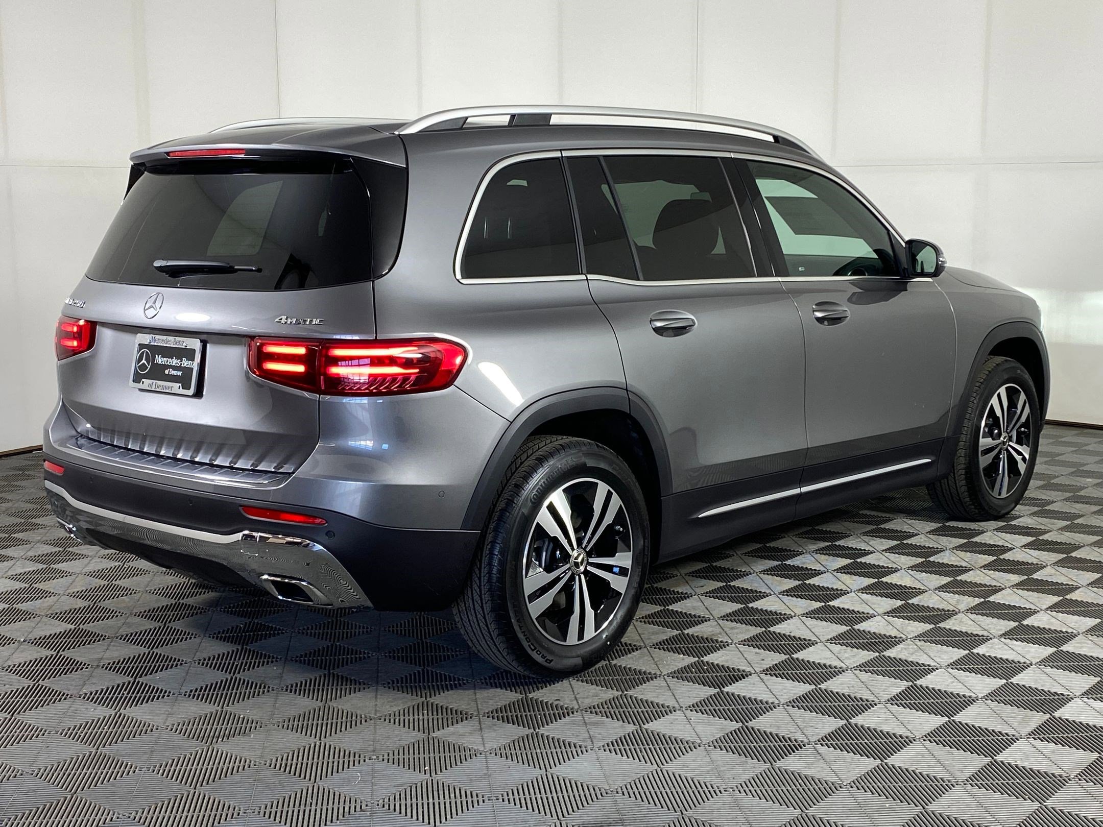 Used 2026 Mercedes-Benz GLB 250 4MATIC image 9