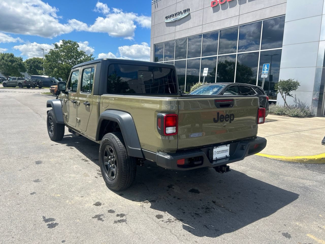 Used 2026 Jeep Gladiator Sport AWD/4WD image 5