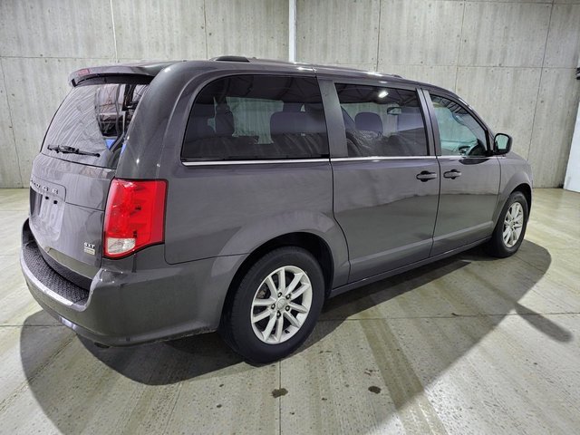 Used 2018 Dodge Grand Caravan SXT image 22
