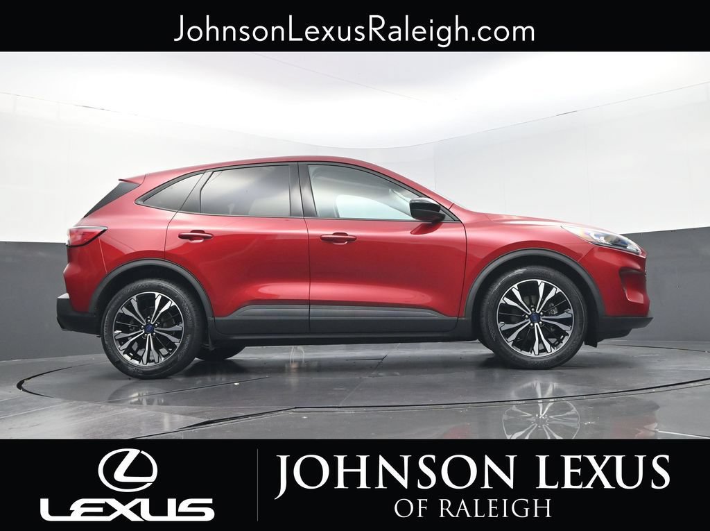 Used 2021 Ford Escape SE w/ SE Sport Appearance Package FWD image 20
