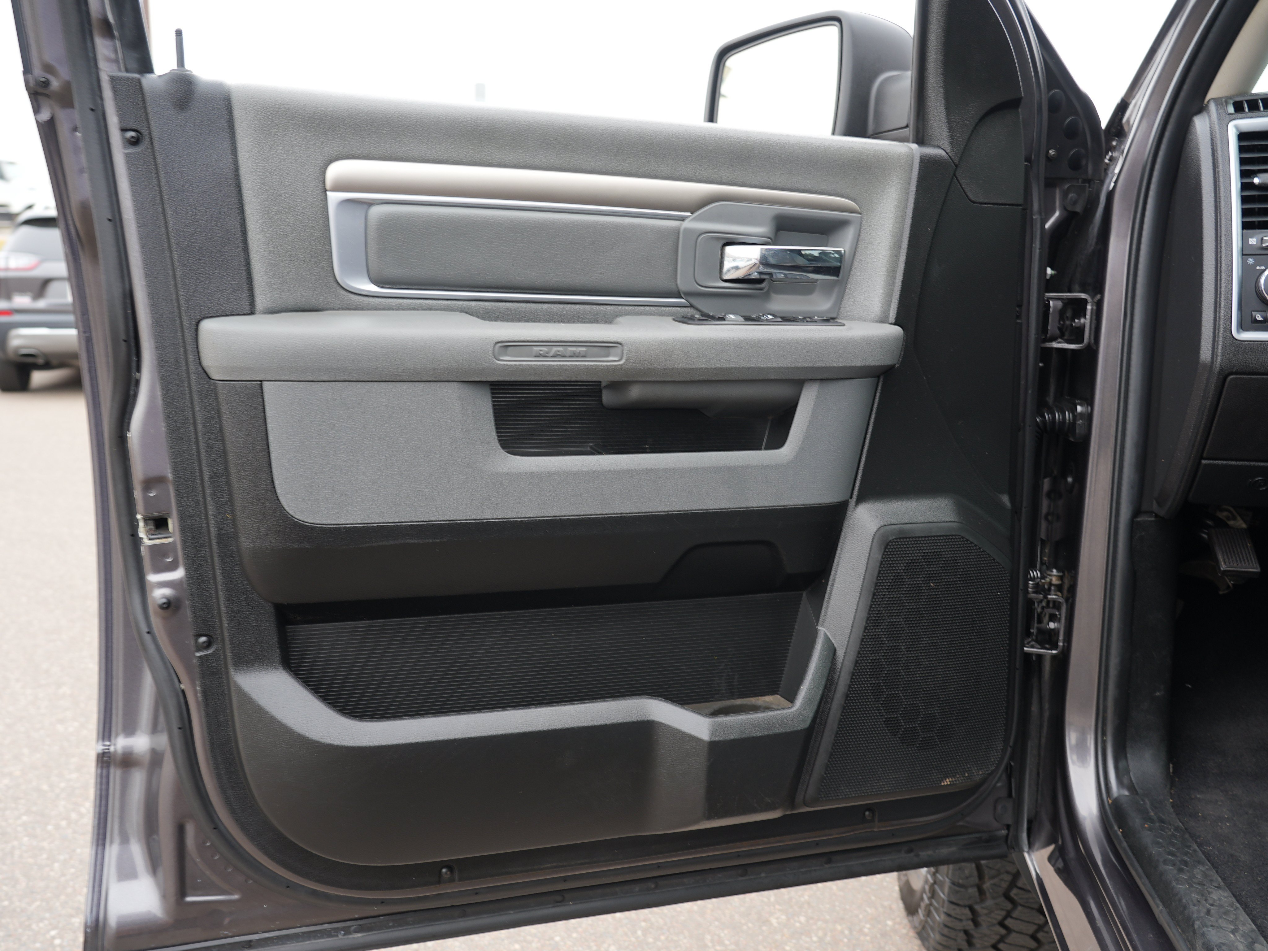 Used 2019 RAM 1500 Big Horn AWD/4WD image 14