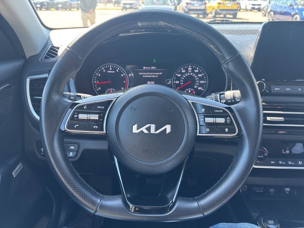 Used 2023 Kia Seltos SX w/ SX Sunroof Package AWD/4WD image 15
