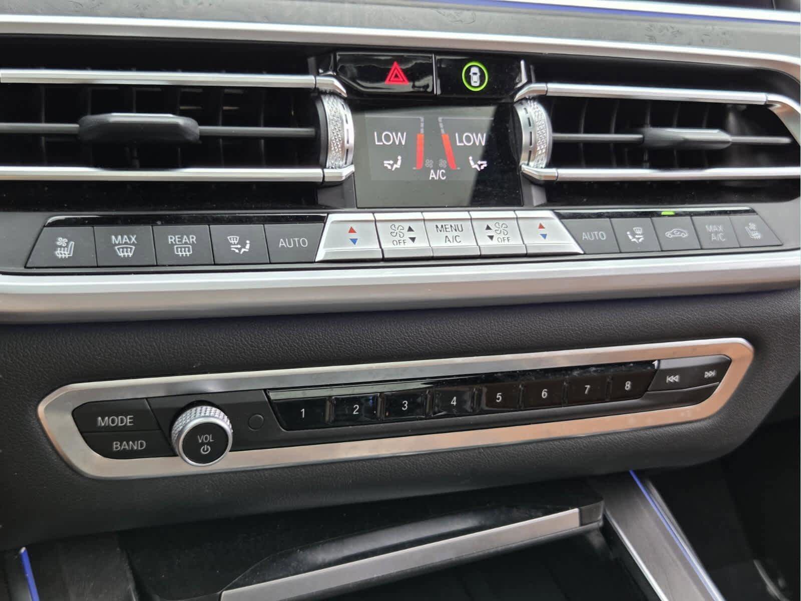Used 2021 BMW X7 M50i AWD/4WD image 27