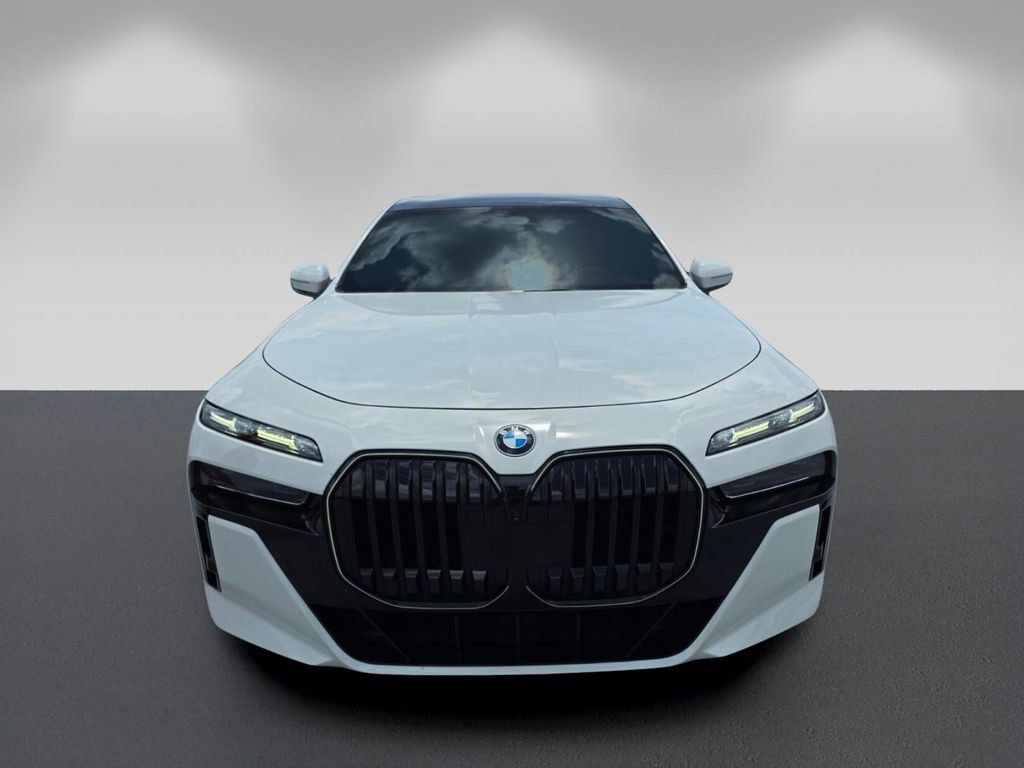 Certified 2024 BMW 760i xDrive w/ Executive Package AWD/4WD image 2