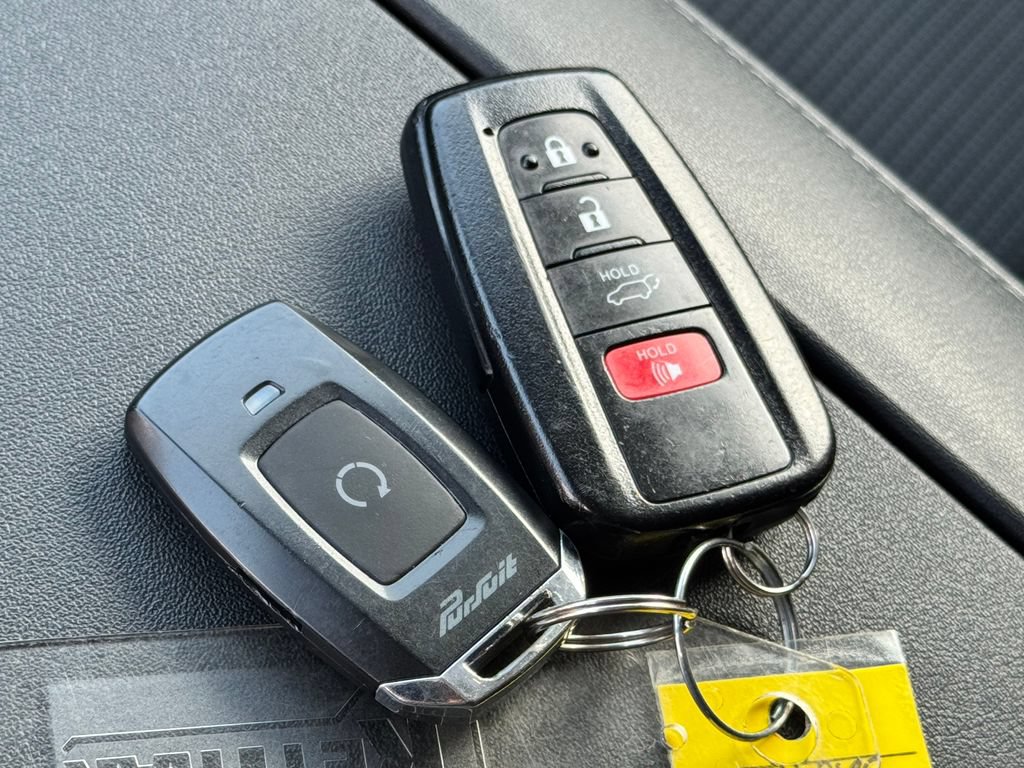 Used 2020 Toyota Highlander LE AWD/4WD image 36