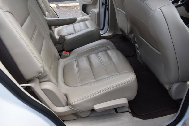 Used 2017 GMC Acadia Denali w/ Technology Package FWD image 20