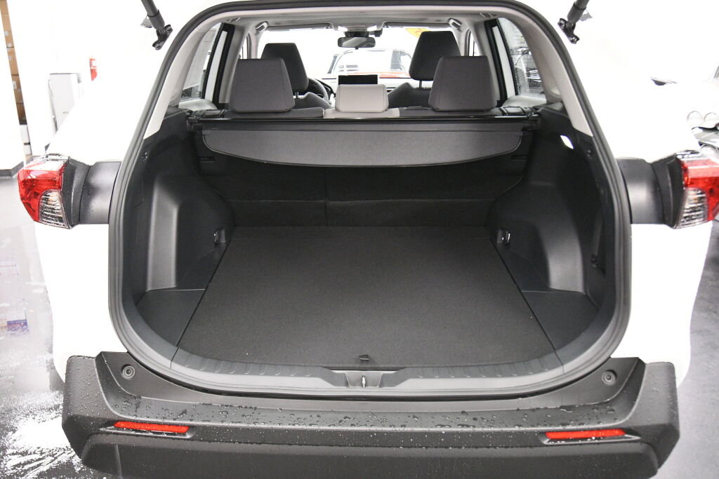 Used 2025 Toyota RAV4 XLE w/ Convenience Package image 23