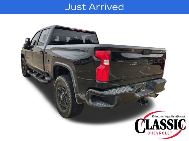 Used 2024 Chevrolet Silverado 2500 LT w/ Midnight Edition AWD/4WD image 6