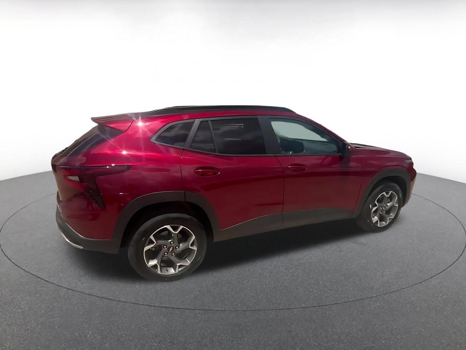 Used 2025 Chevrolet Trax LT FWD image 15