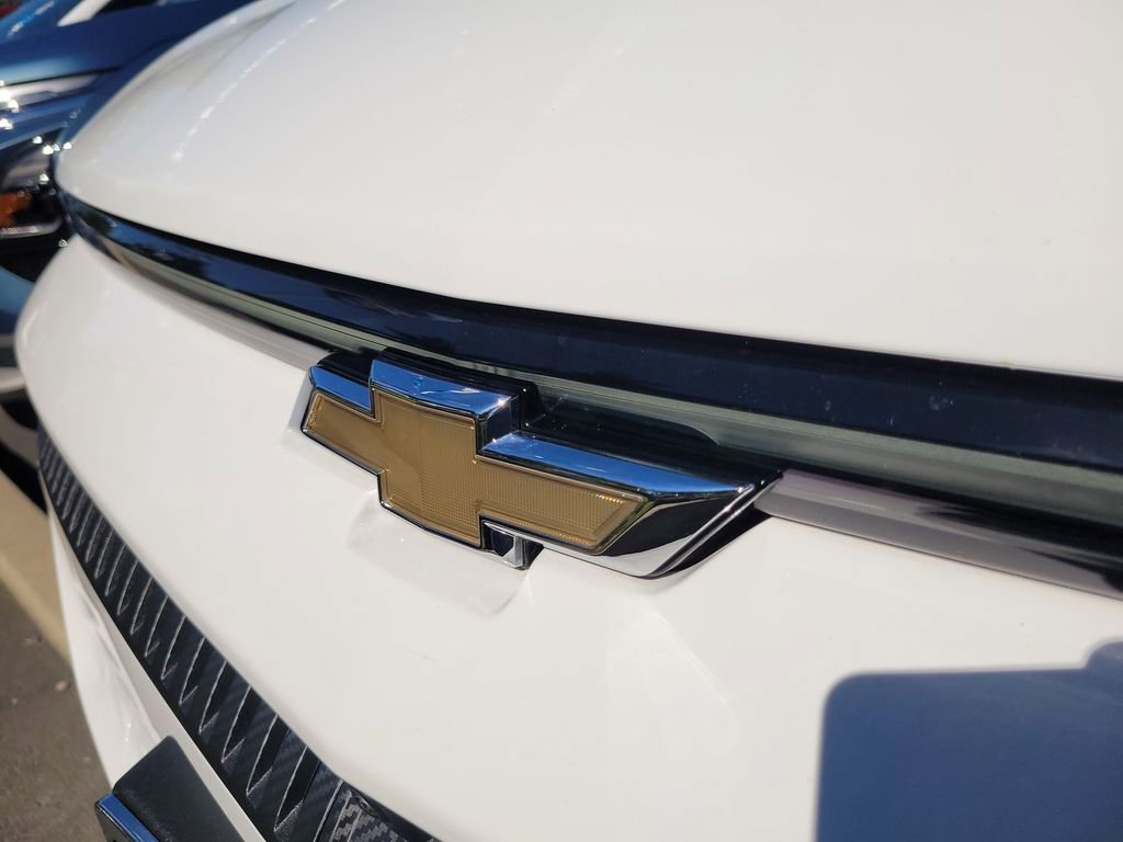 New 2026 Chevrolet Equinox EV LT image 30