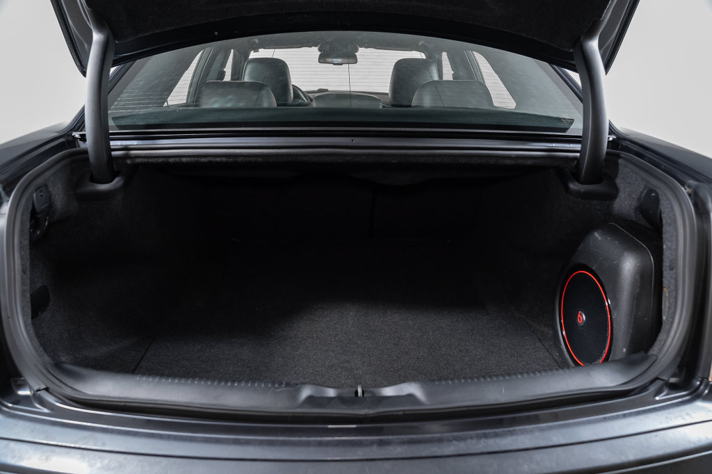 Used 2015 Chrysler 300 S AWD/4WD image 39