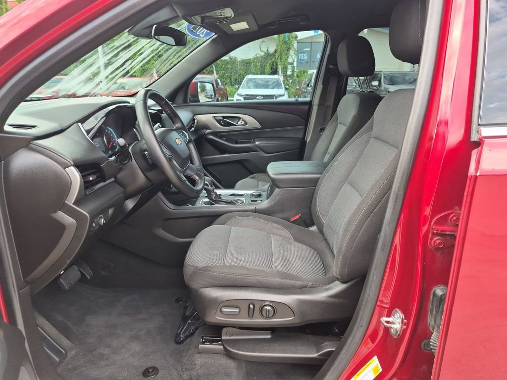 Used 2023 Chevrolet Traverse LT FWD image 11