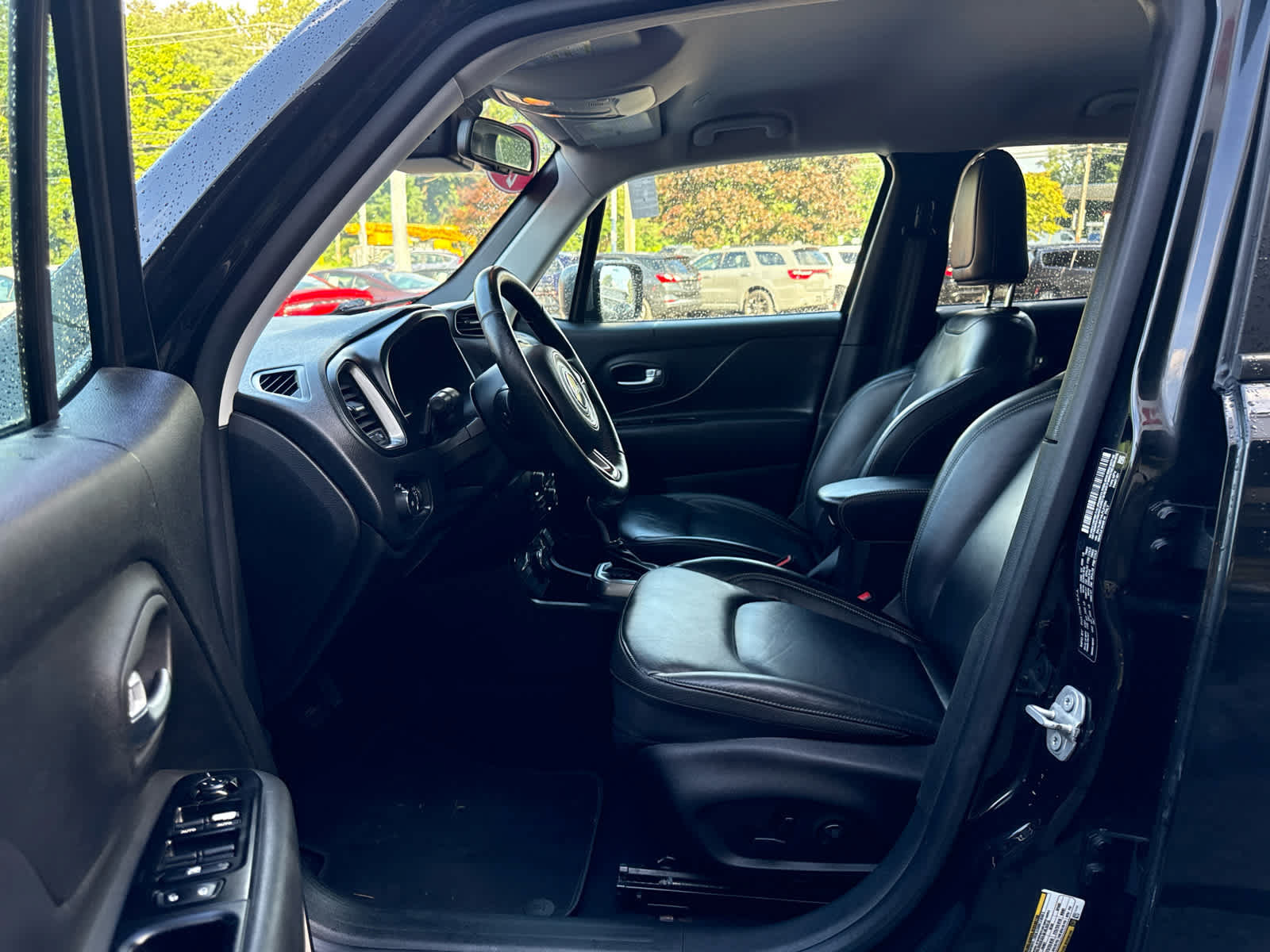Used 2020 Jeep Renegade Limited w/ UConnect 8.4 Nav Group AWD/4WD image 15