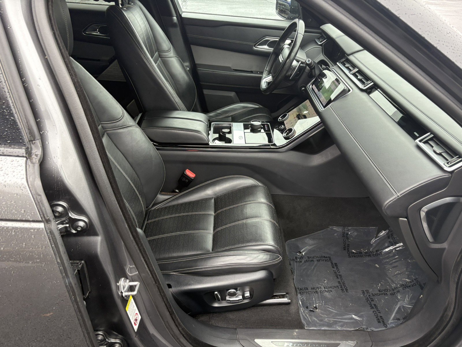 Used 2018 Land Rover Range Rover Velar R-Dynamic HSE image 23