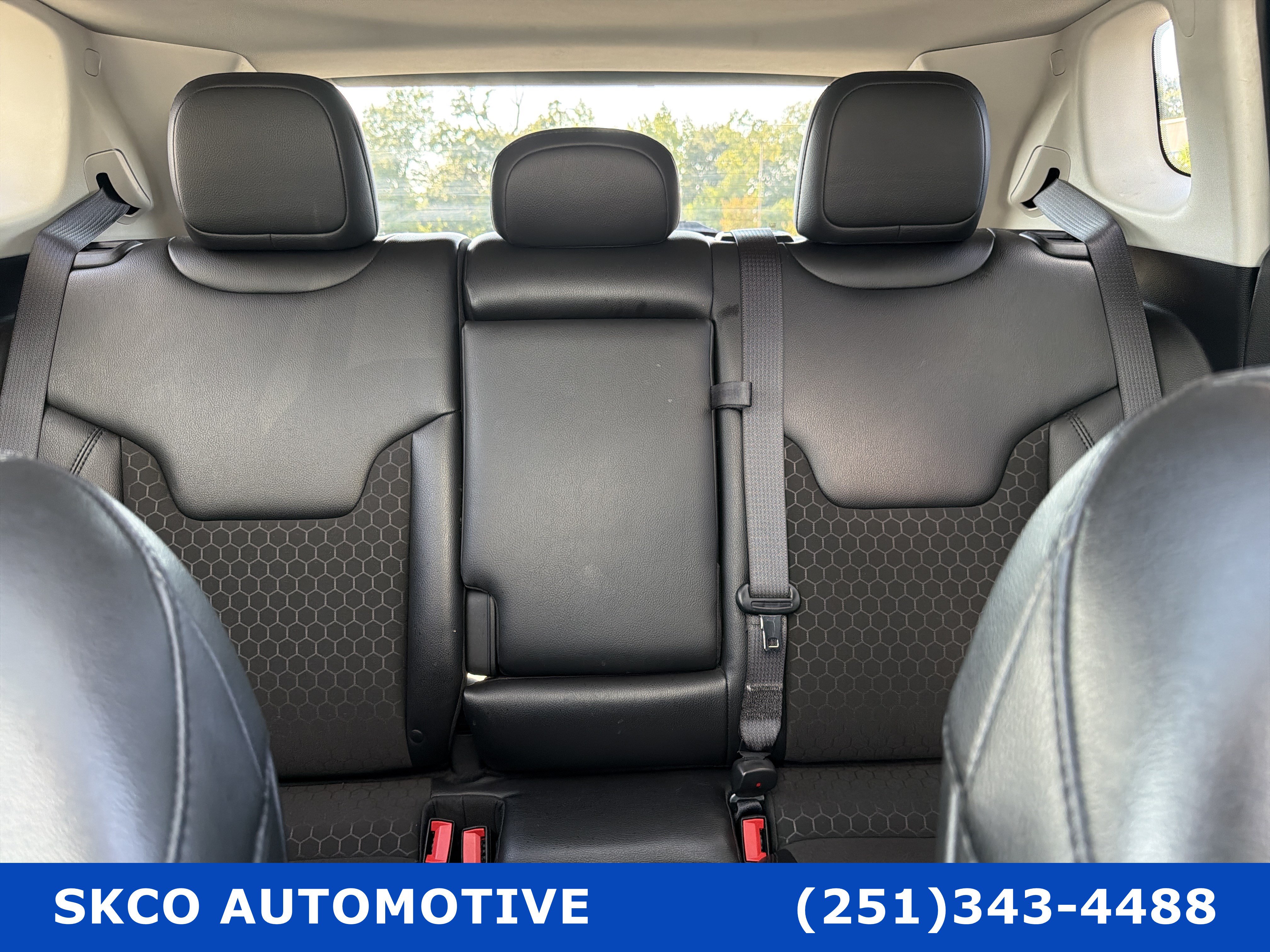 Used 2021 Jeep Compass Latitude w/ Sun and Sound Group AWD/4WD image 27