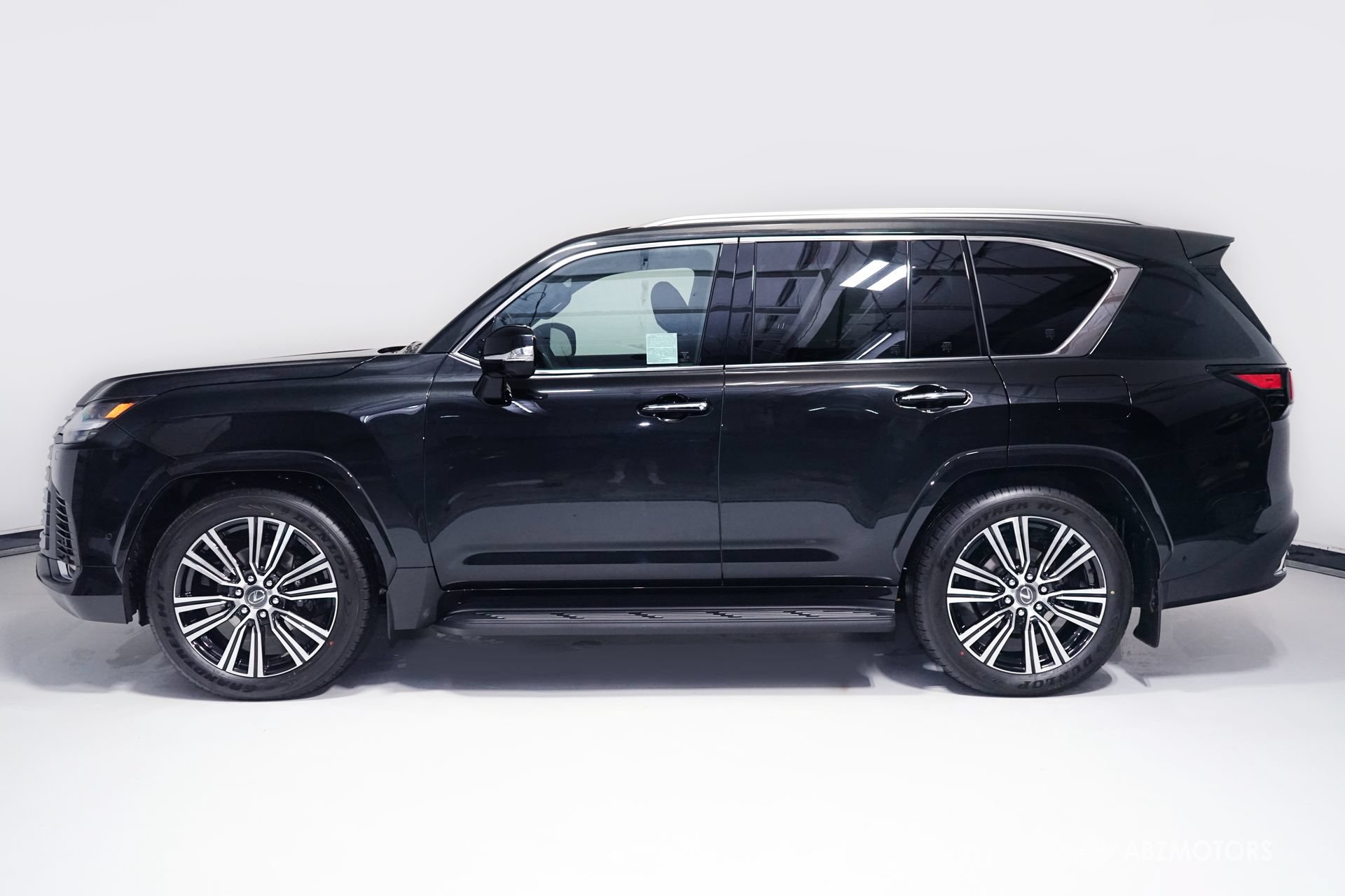 Used 2026 Lexus LX 700h Luxury AWD/4WD image 4