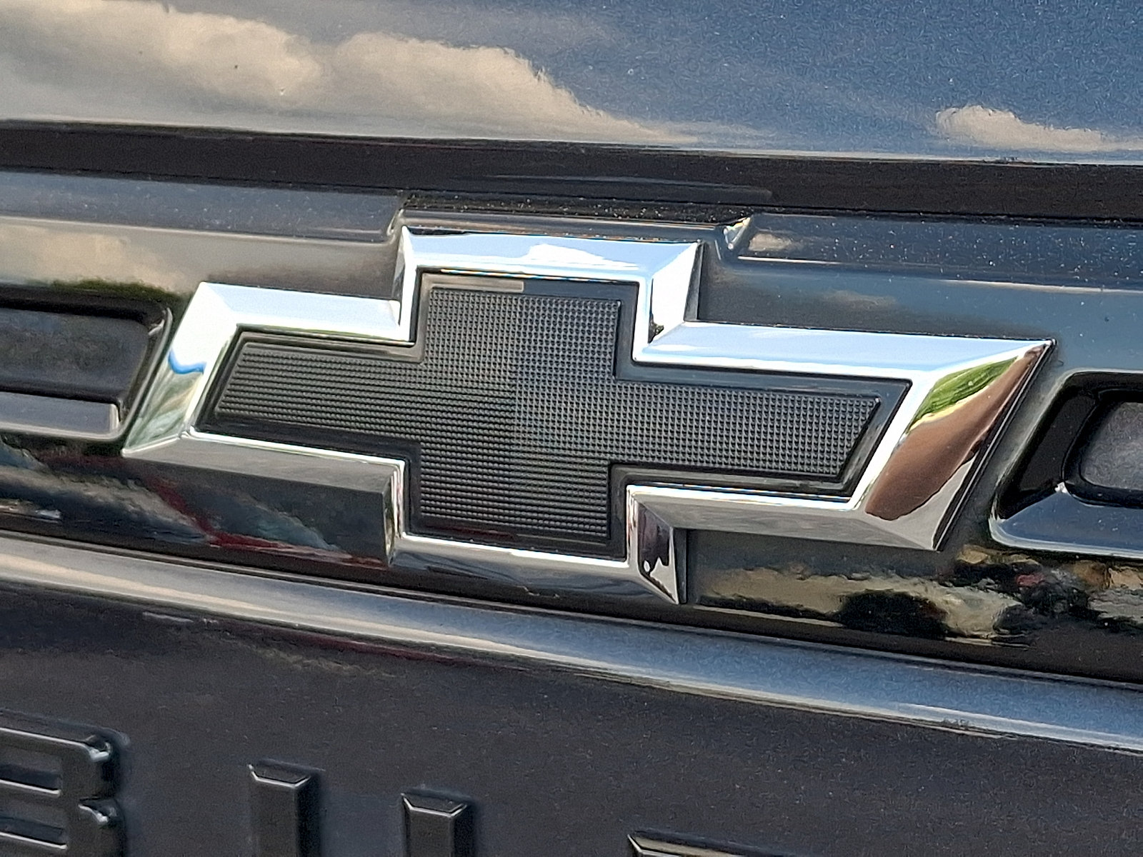 Certified 2023 Chevrolet Suburban RST AWD/4WD image 30