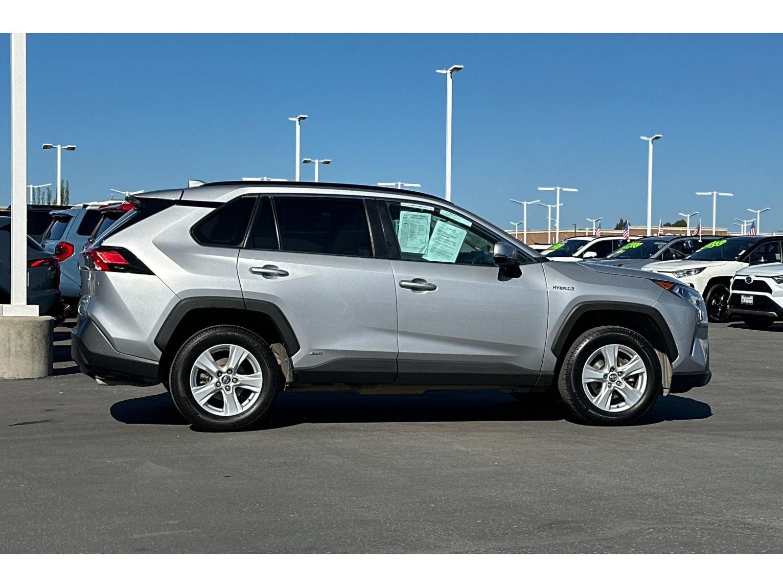 Used 2020 Toyota RAV4 XLE w/ Convenience Package AWD/4WD image 3