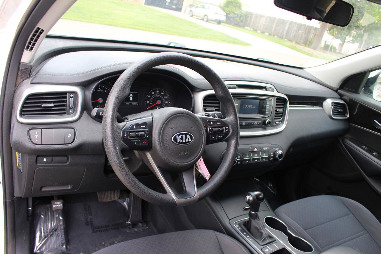 Used 2017 Kia Sorento FWD image 15