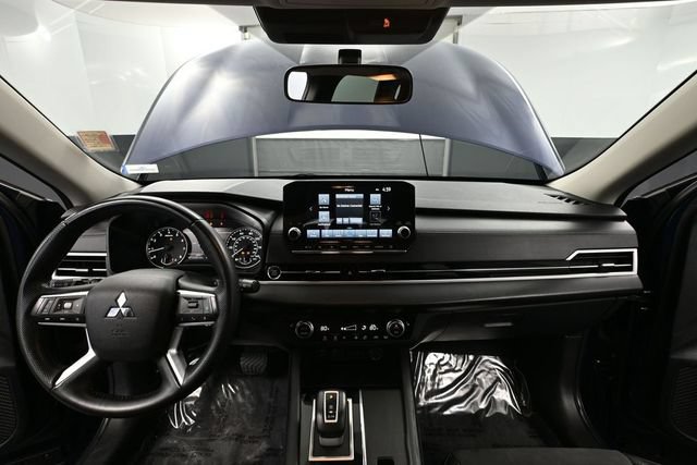 Used 2024 Mitsubishi Outlander SE AWD/4WD image 18