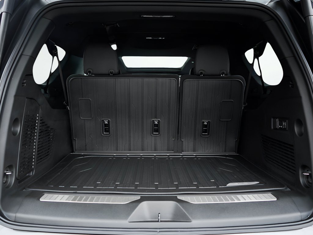 New 2026 GMC Yukon XL AT4 w/ AT4 Premium Package AWD/4WD image 8
