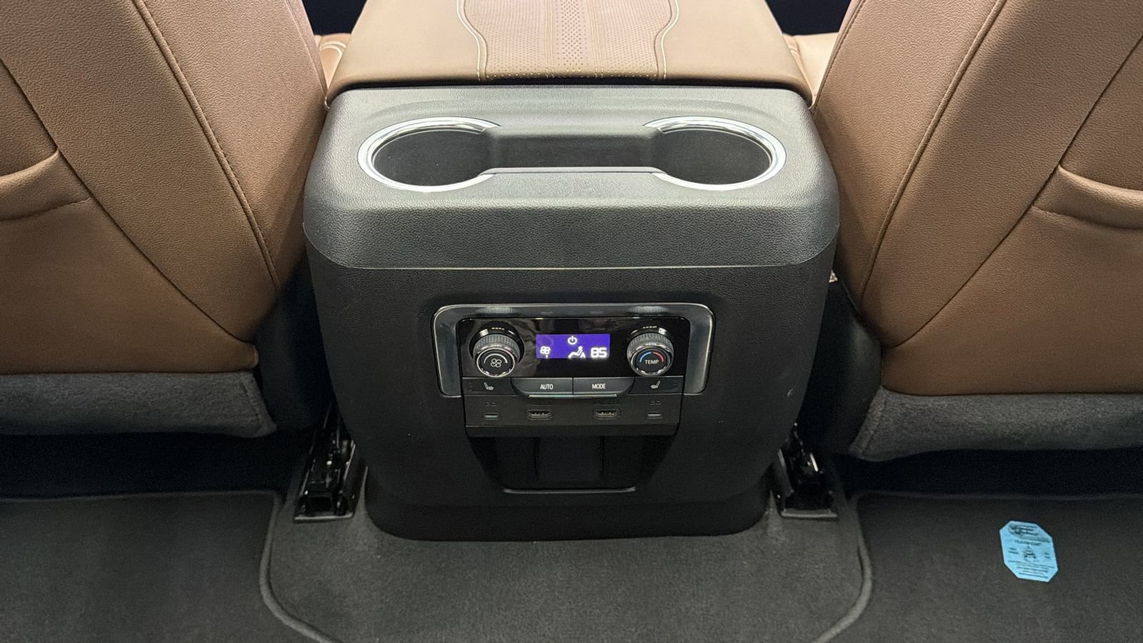 Used 2025 Chevrolet Suburban High Country image 36