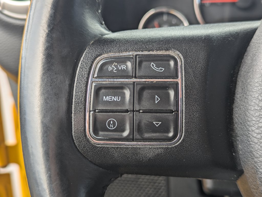 Used 2015 Jeep Wrangler Unlimited Sahara w/ Connectivity Group AWD/4WD image 19