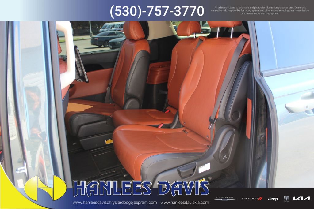 Used 2022 Kia Carnival SX image 16