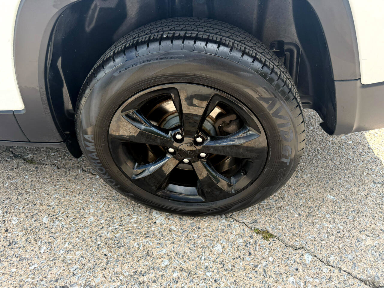 Used 2017 Jeep Cherokee High Altitude w/ Luxury Group image 16