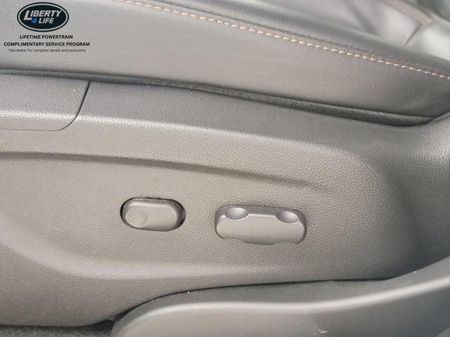 Used 2019 Chevrolet Trax LT w/ LT Convenience Package FWD image 14
