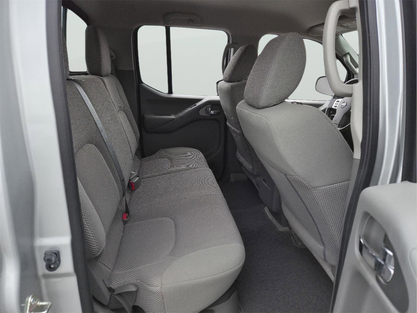 Used 2016 Nissan Frontier SV image 17