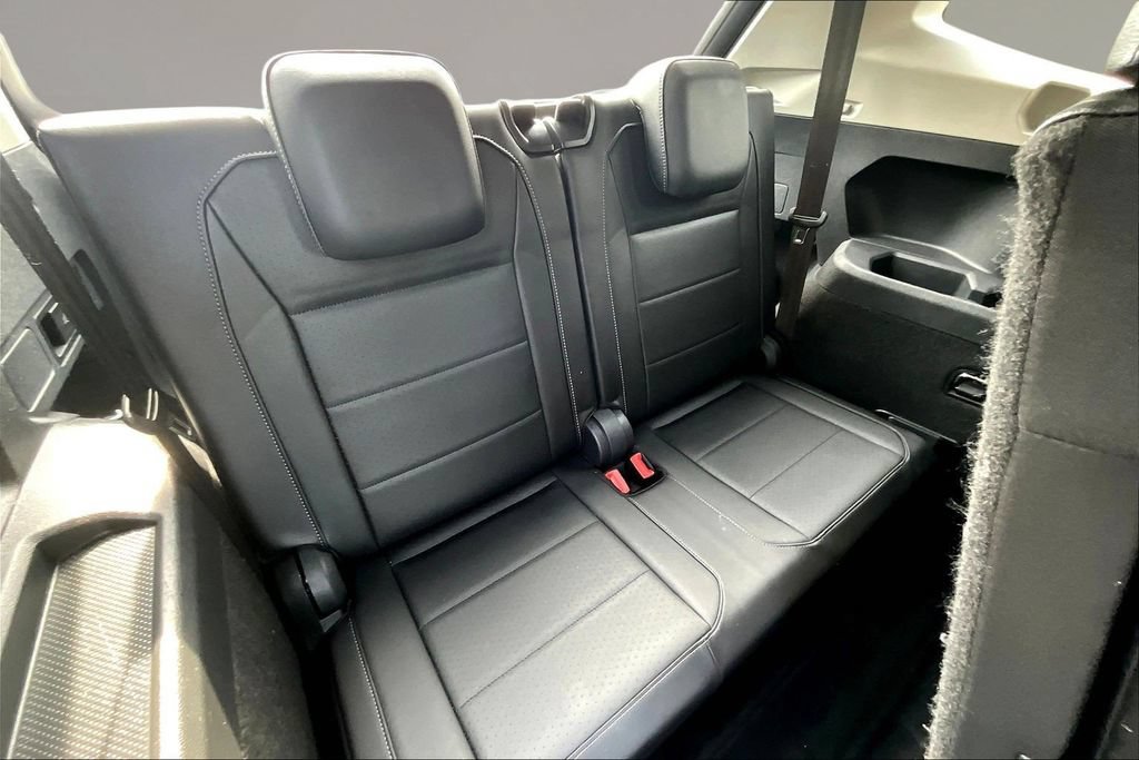 Used 2019 Volkswagen Tiguan SE w/ Panoramic Sunroof Package FWD image 23