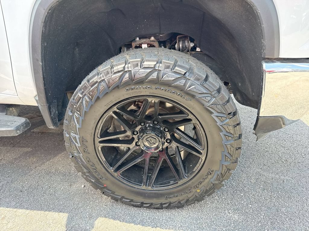 Used 2025 Chevrolet Silverado 2500 LT AWD/4WD image 6