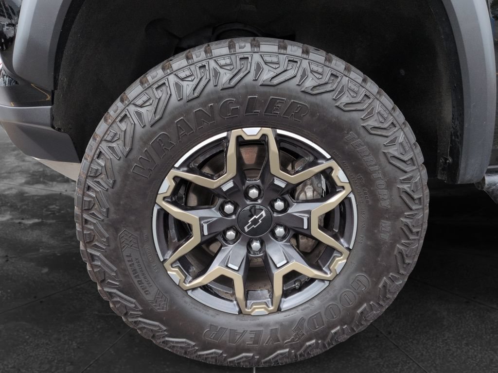 Used 2024 Chevrolet Colorado ZR2 w/ ZR2 Convenience Package III AWD/4WD image 12