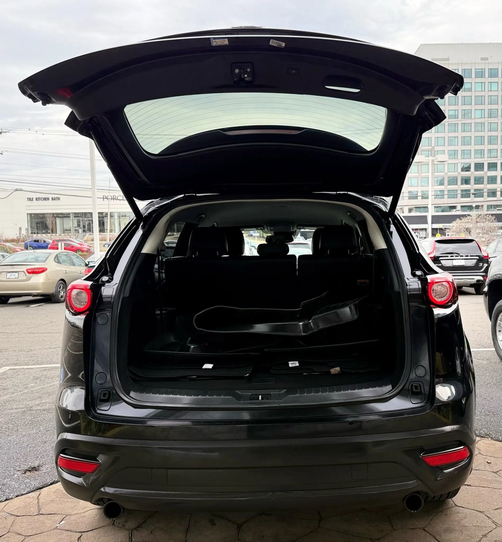 Used 2018 MAZDA CX-9 Touring image 44