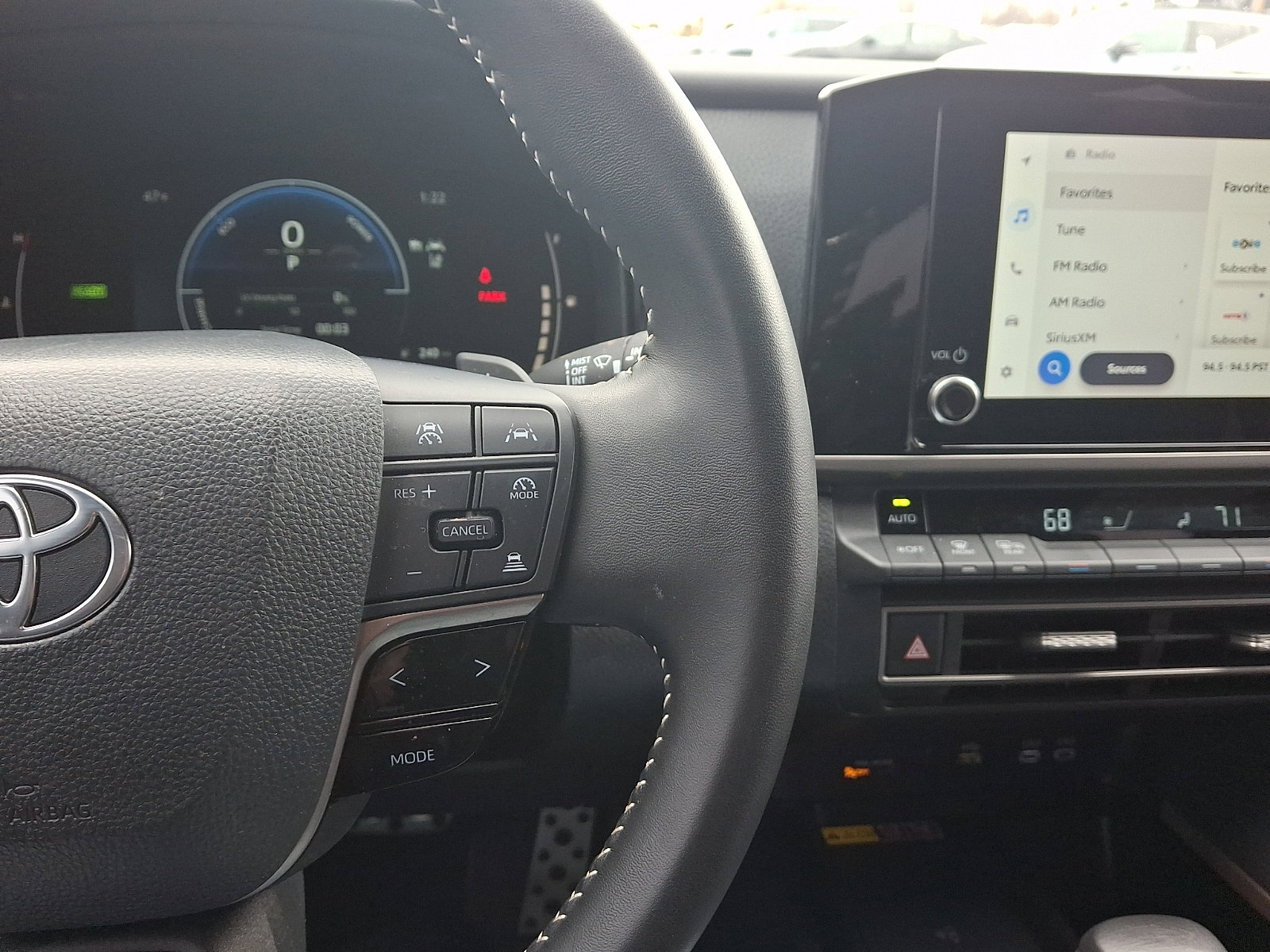 Used 2025 Toyota Camry SE image 21